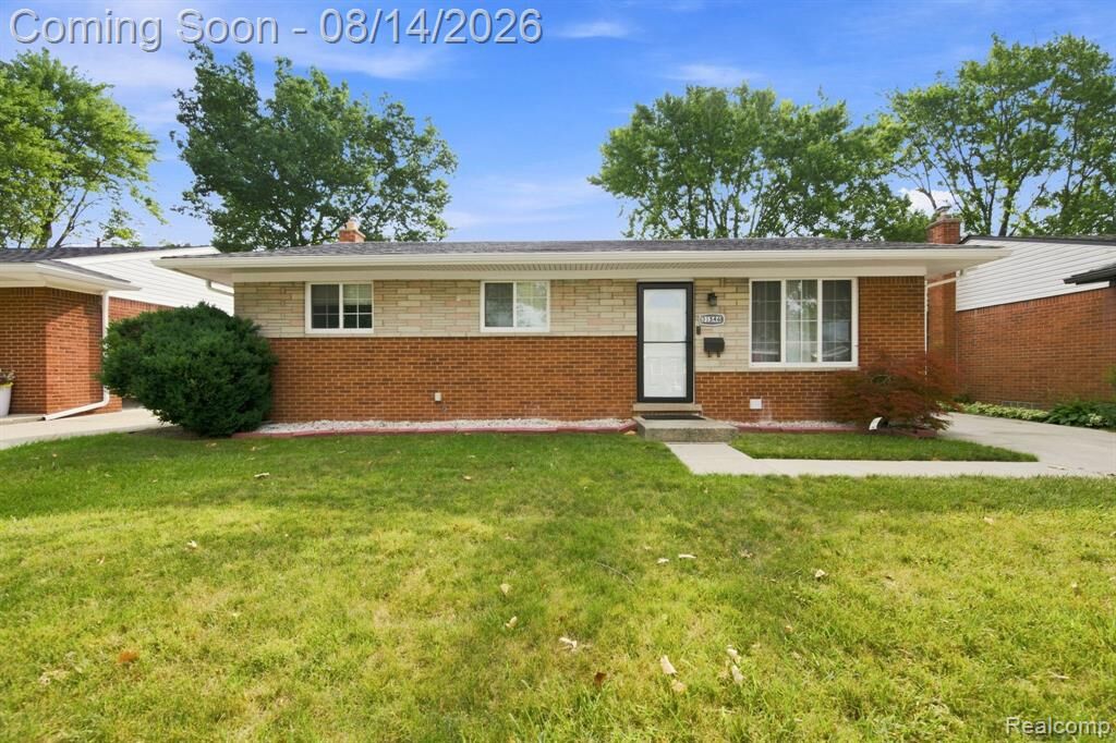 Property Photo:  31546 Northwood Drive  MI 48026 2463 