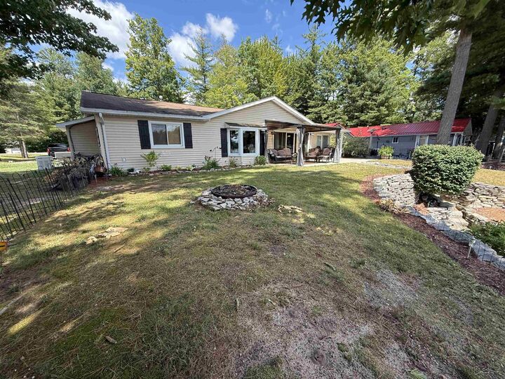 Property Photo:  3422 E Pinecrest Drive  MI 48624 