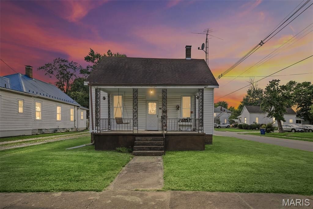 Property Photo: 229 N Vine Street IL 62286