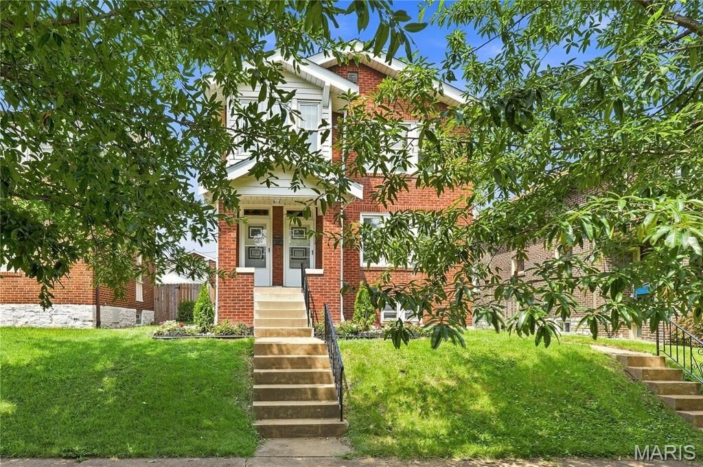 Property Photo:  4945 Sutherland Avenue  MO 63109 
