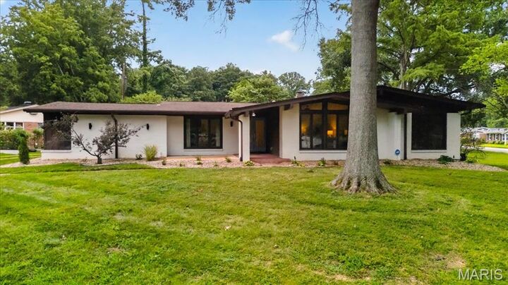 Property Photo:  401 Andover Lane  MO 63011 