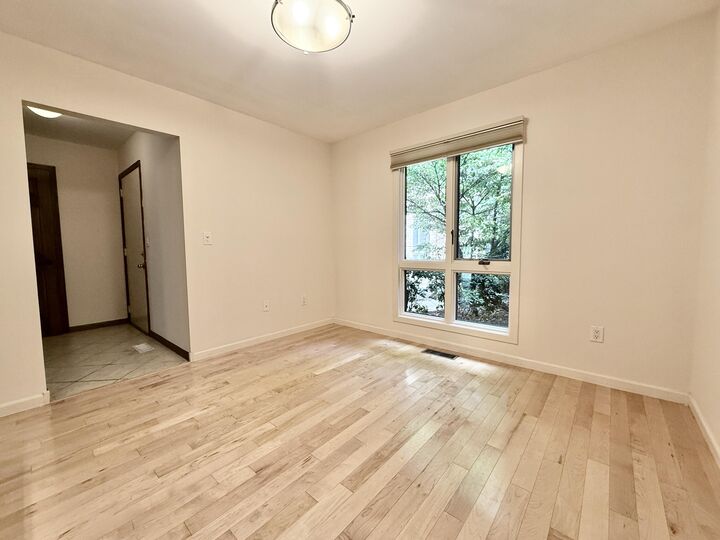 Property Photo:  1046 Greenhills Drive  MI 48105 