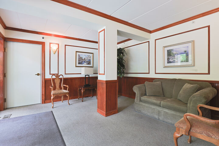 Property Photo:  9510 S Kolmar Avenue 408  IL 60453 