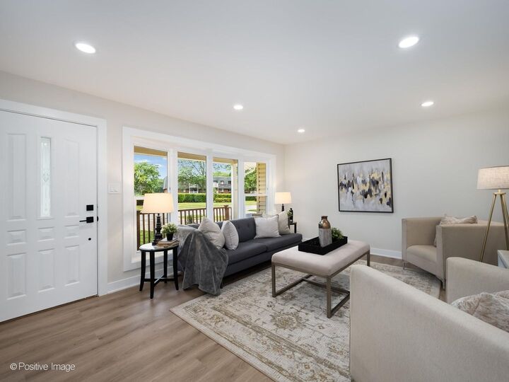 Property Photo:  959 Ridge Avenue  IL 60007 