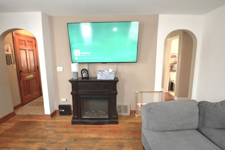 Property Photo: 1916 N Taft Avenue IL 60163