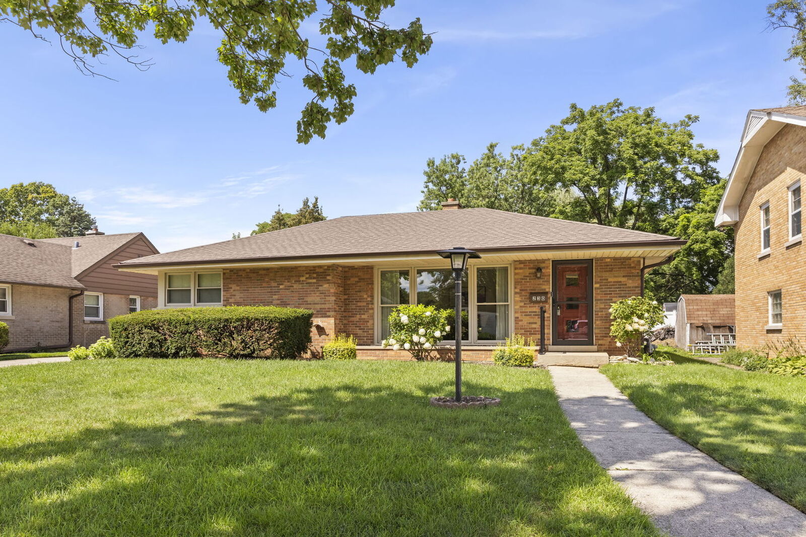 Property Photo:  230 W Washington Boulevard  IL 60148 