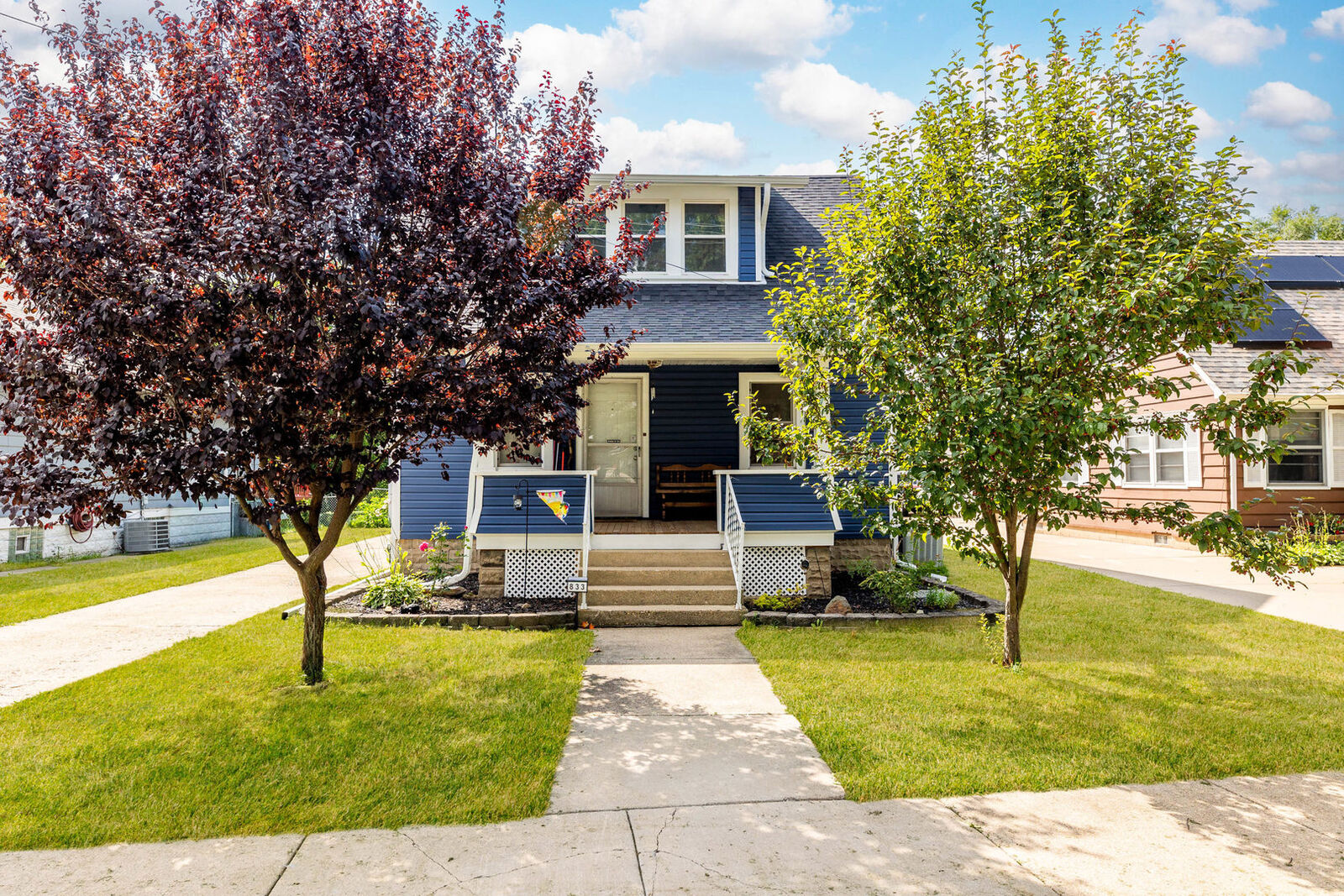 Property Photo:  833 Douglas Avenue  IL 60505 