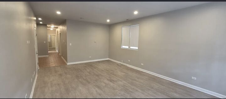 Property Photo: 7257 S May Street B IL 60621