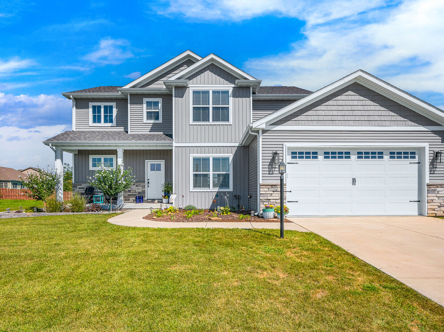 Property Photo: 520 Prairie Meadows Drive IL 61745
