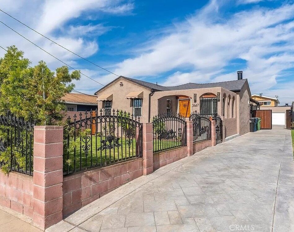 Property Photo:  3667 W 110th  CA 90303 