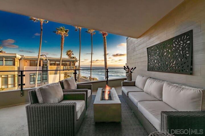 Property Photo: 6767 Neptune Pl 301 CA 92037