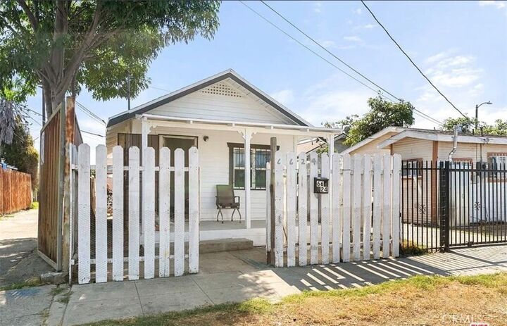 Property Photo:  1161 6624 W 67 Street  CA 90044 
