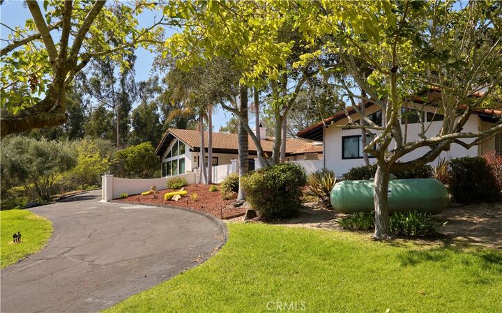Property Photo:  875 Golden Hawk  CA 93420 