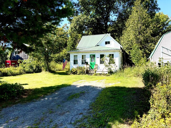 Property Photo:  188 Knox Street  ME 04462 