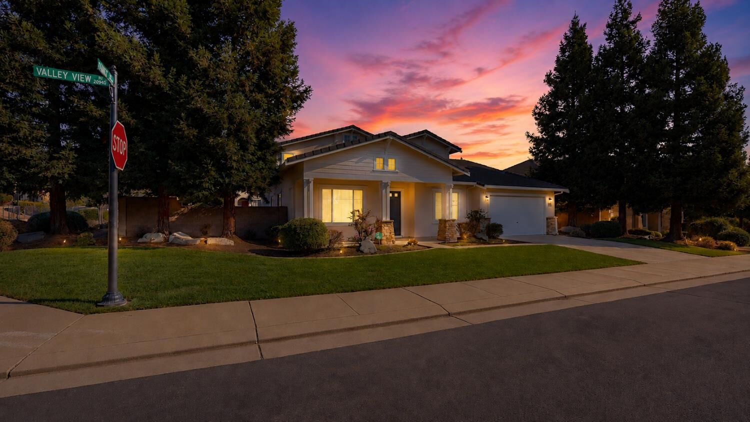 Property Photo:  20939 Valley View Place  CA 95363 