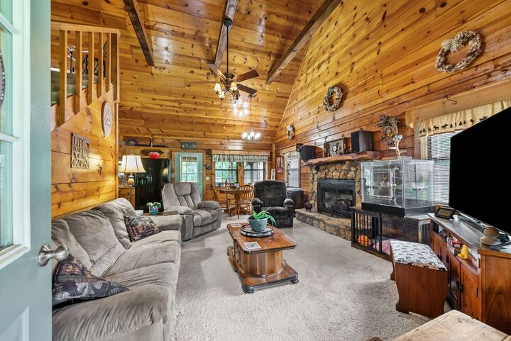 Property Photo:  208 Lakeshore Dr  TN 37058 