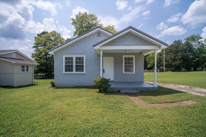Property Photo: 204 S Spurr St AL 35630