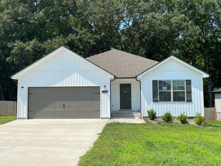 Property Photo:  762 Gleason Dr  TN 37042 
