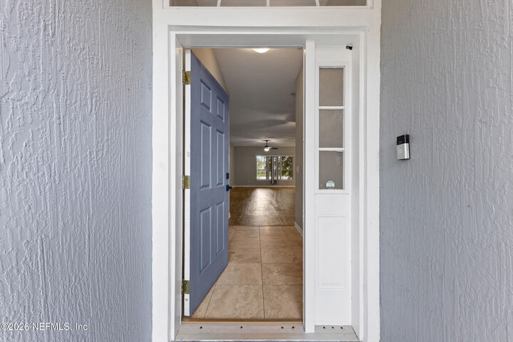Property Photo: 13946 Fish Eagle Drive E FL 32226