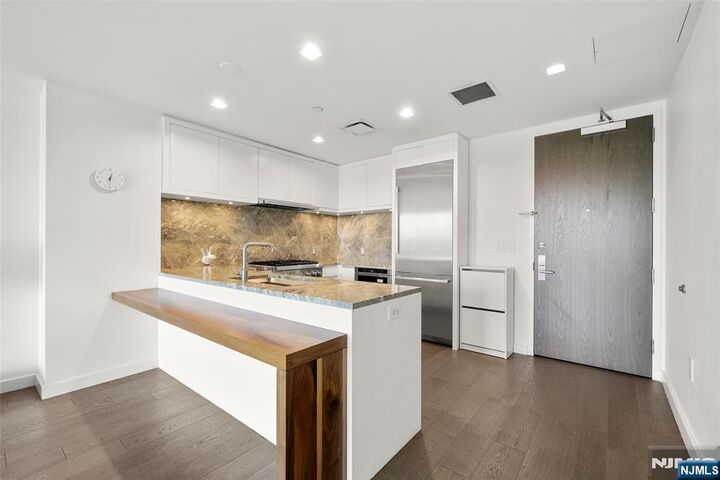 Property Photo: 320 Adolphus Avenue 1102 NJ 07010