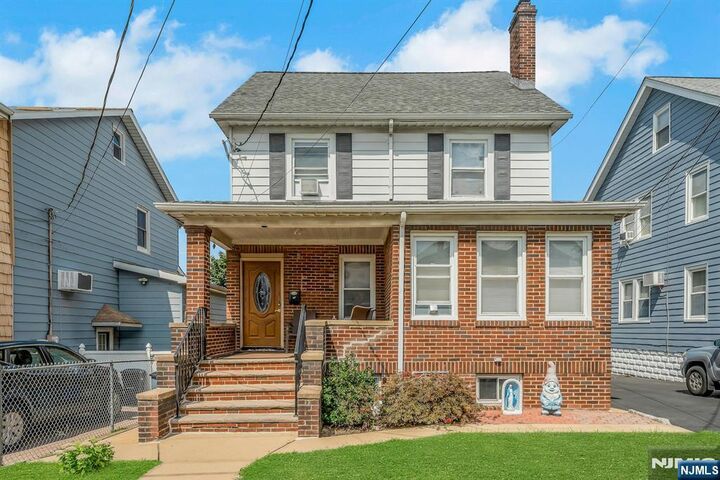 Property Photo:  18 Ilford Avenue  NJ 07031 