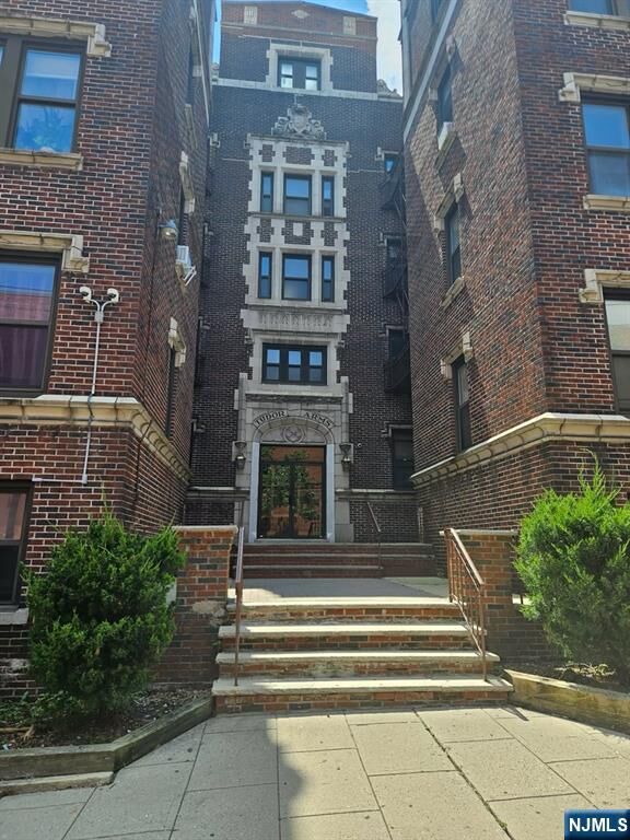 Property Photo:  26 Spring Dell 3C  NJ 07070 