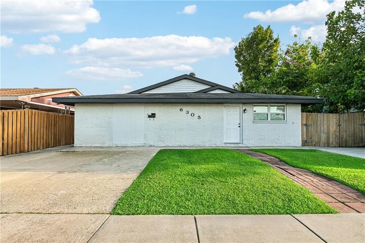 Property Photo: 6305 Belle Terre Road LA 70072
