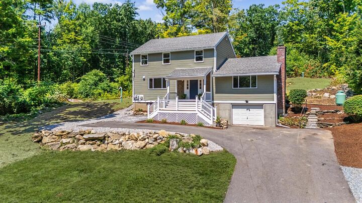Property Photo: 11 Wood Lane NH 03049