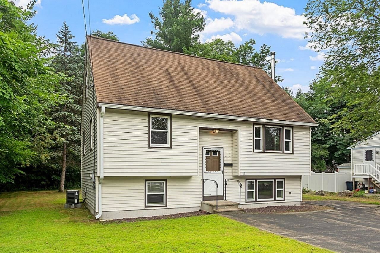 Property Photo:  36 E Dunstable Road  NH 03060 