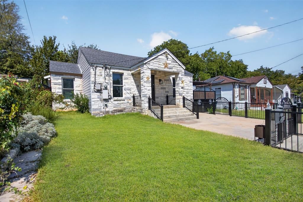 Property Photo: 335 Avenue I TX 75203