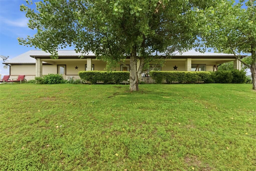 Property Photo:  1085 Cr 407  TX 76043 
