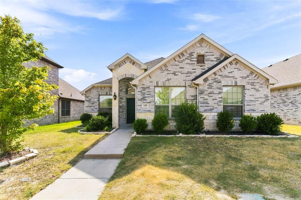 Property Photo: 105 Finlee Lane TX 75154