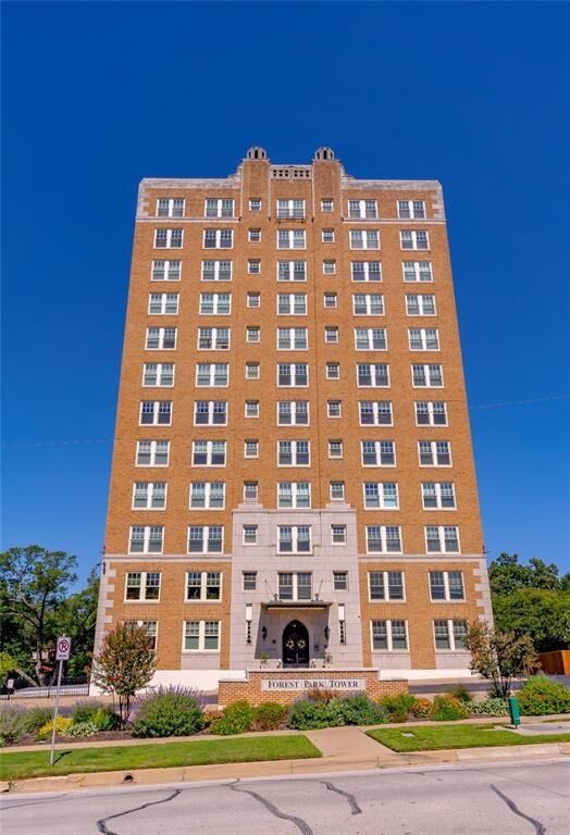 Property Photo: 2306 Park Place Avenue 10C TX 76110