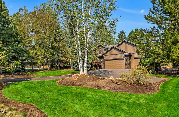 Property Photo:  61524 Tam McArthur Loop  OR 97702 