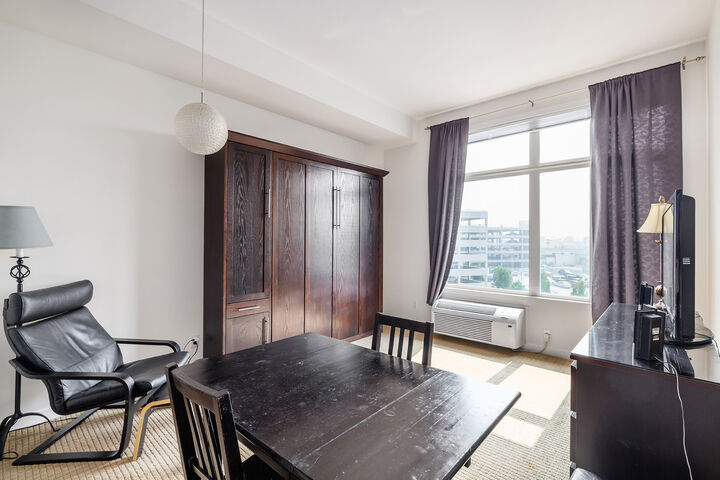 Property Photo: 1550 Dickson Avenue 405 BC V1Y 9Y8