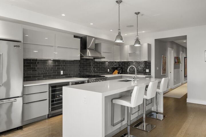 Property Photo: 407 W 1st 302 MA 02127