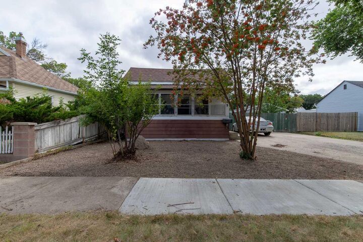 329 12 Street N — photo 1