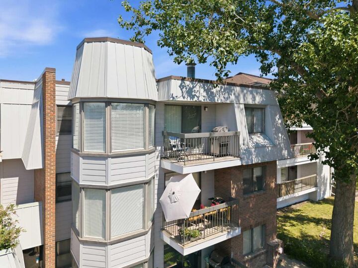 Property Photo: 630 57 Avenue SW 308 AB T2V 0H4