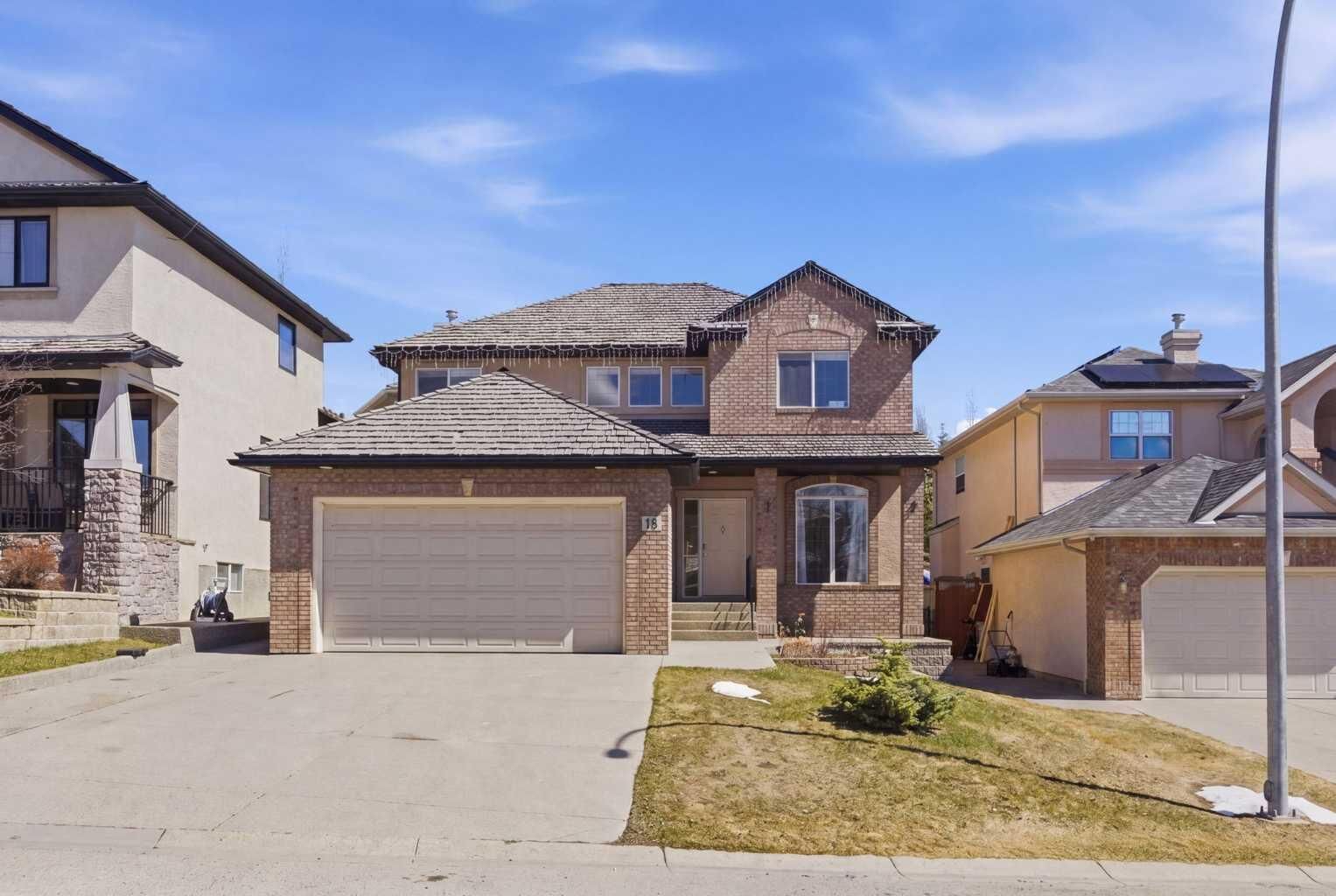 Property Photo: 18 Royal Crest Way NW AB T3G 4M8