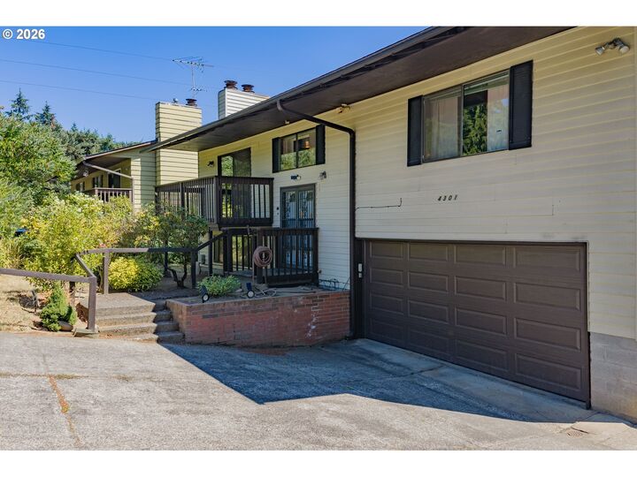 Property Photo:  4301 NE 14th Ave  WA 98663 