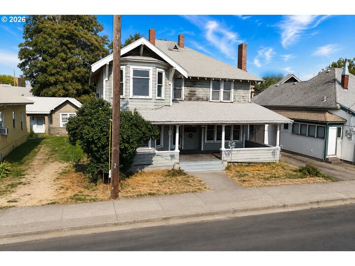 Property Photo:  256 SW 4th St  OR 97801 