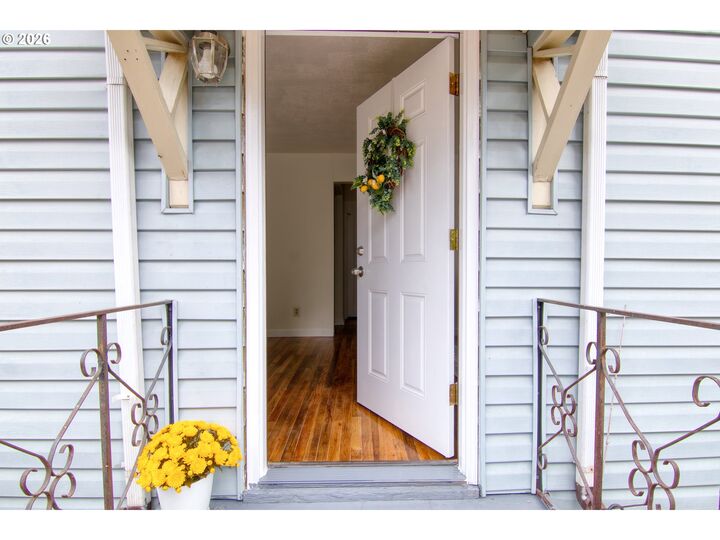 Property Photo: 1606 SE 148th Ave OR 97233