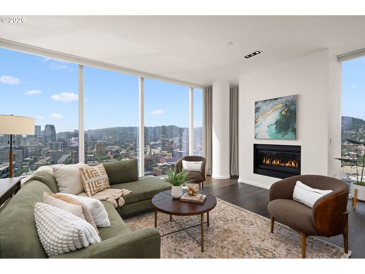 Property Photo: 1075 NW Northrup St 2514 OR 97209