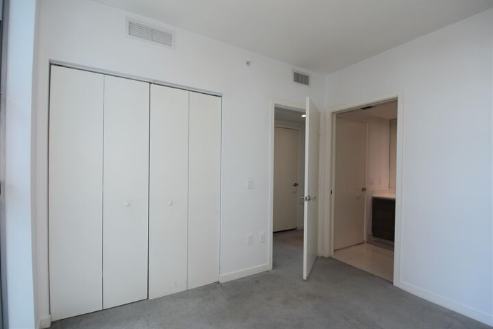 Property Photo: 1100 S Miami Avenue 2207 FL 33130