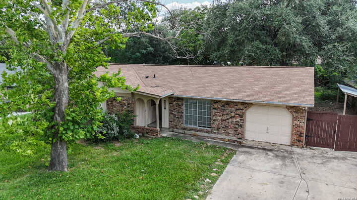 Property Photo: 6614 Peach Tree Dr TX 78238