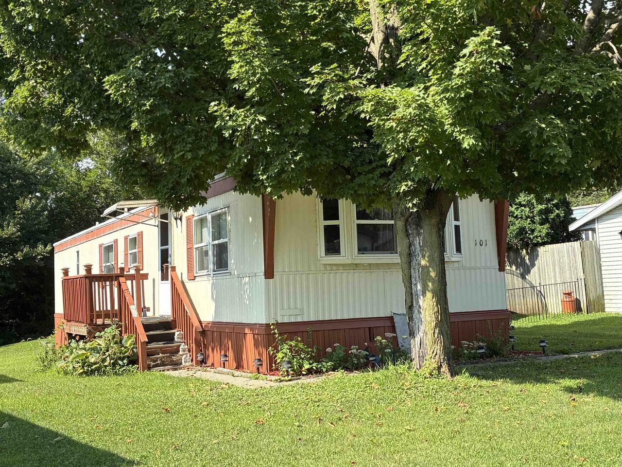 Property Photo: 101 Falling Creek Drive 101 WI 53548