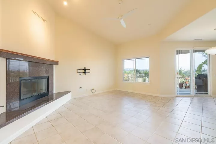 Property Photo:  613 Carnation Ln  CA 92028 