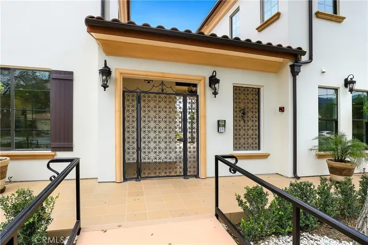 Property Photo:  1013 Holly Avenue A  CA 91007 