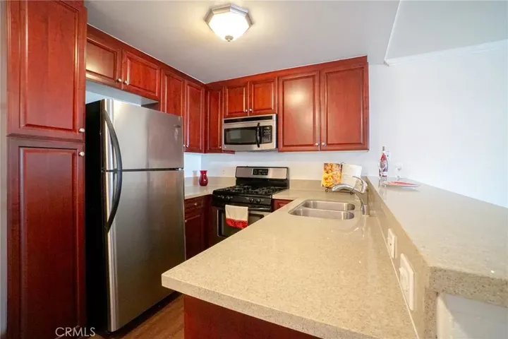 Property Photo:  5510 Owensmouth Avenue 209  CA 91367 