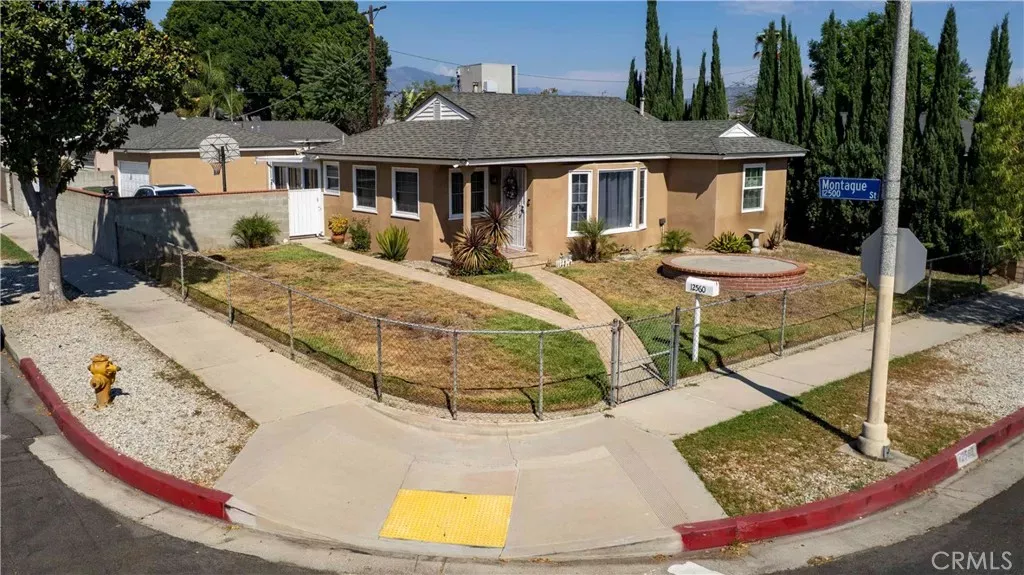 Property Photo: 12560 Mineola CA 91331